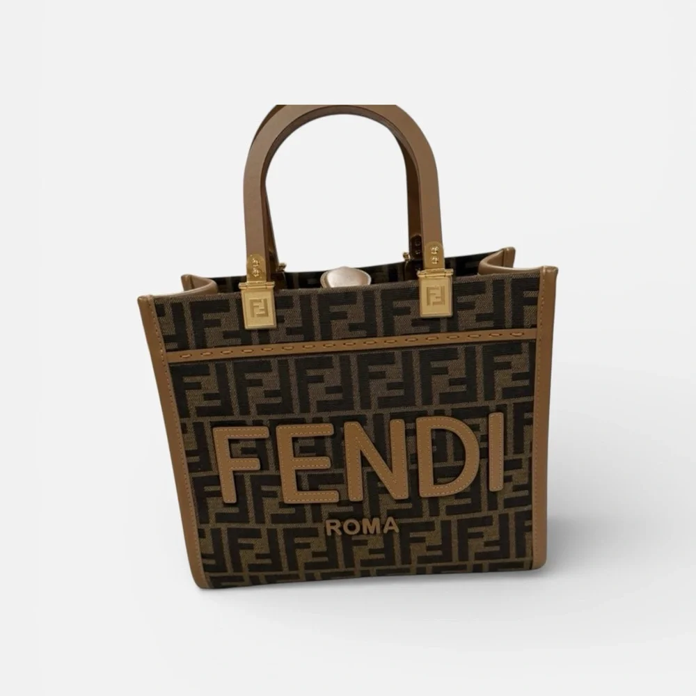 Fendi small sunshine tote bag + extra 900 dollar double sided strap included - Picture 6 of 11
